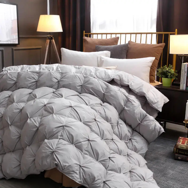 SongKAum White Goose Down Quilt - Luxury 100% Cotton Cover Hotel Style Twist Flower Duvet Comforter Bedding