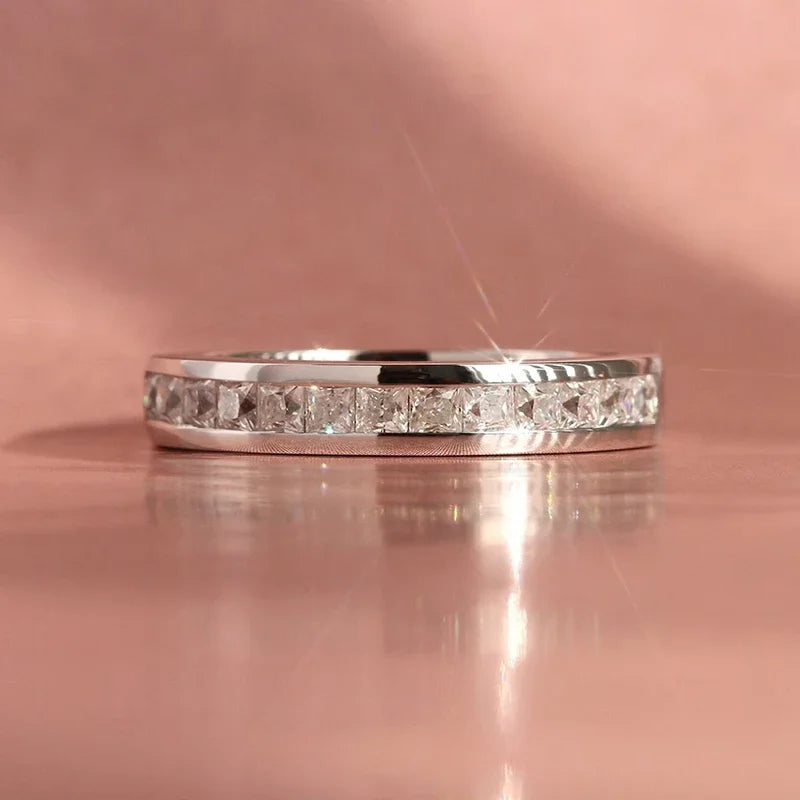 Huitan Minimalist Wedding Ring for Women – Silver Luxury Princess CZ Paved Elegant Anniversary Ring Fashion Jewelry for Daily & Special Occasions