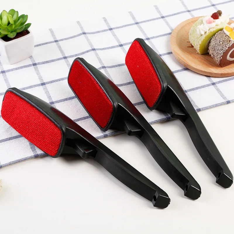 Rotatable Wool Coat Cleaning Brush - Creative Electrostatic Adsorption Dust Brush for Cashmere Coats, Household Cleaning Supplies