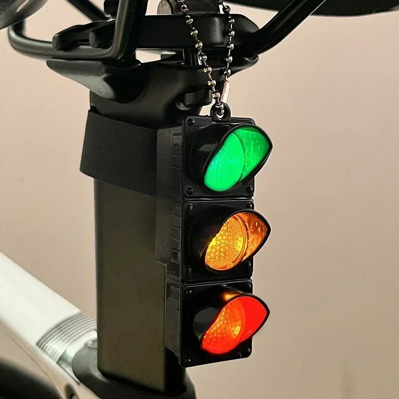 1/4Pcs Mini Simulation Electronic Traffic Light Keychain – LED Pedestrian Light Toy for Kids’ Learning & Gifts