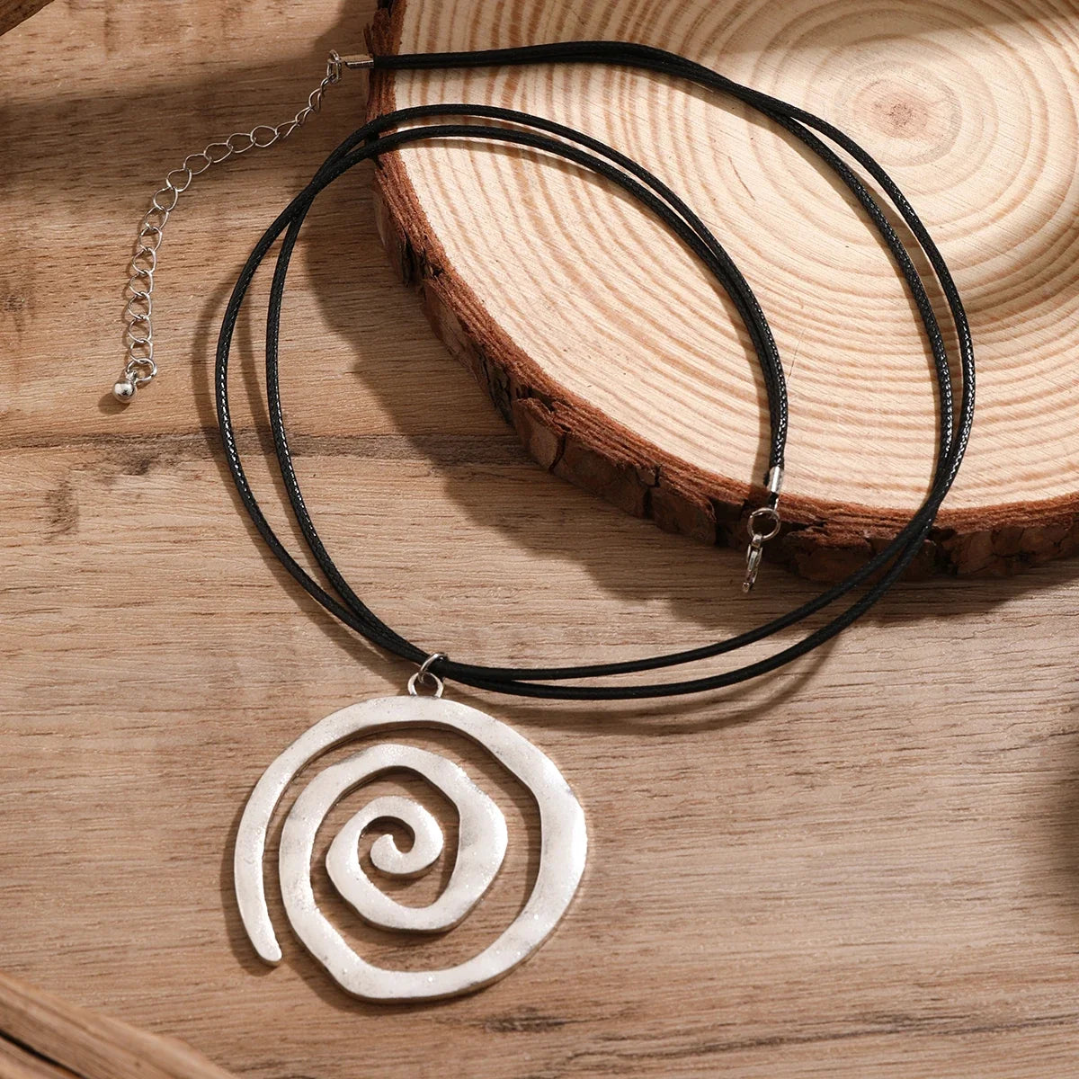 Ethnic Spiral Conch Pendant Necklace - Adjustable Leather Wax Cord Y2K Gothic Jewelry for Women