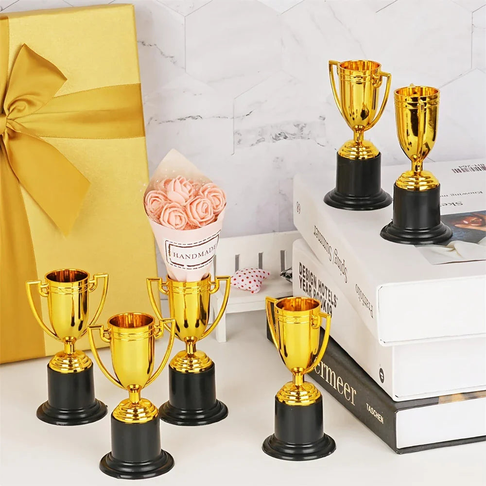 6/12PCS Gold Plastic Trophy Prizes – Kids Birthday Party Favors, Kindergarten Rewards, Pinata & Easter Party Fillers