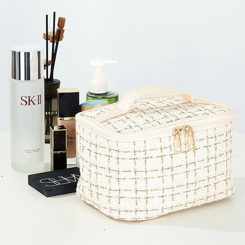 Korean-Style Large Cosmetic Bag – Instagram-Inspired Chanel-Style Ladies’ Handheld Toiletry Organizer
