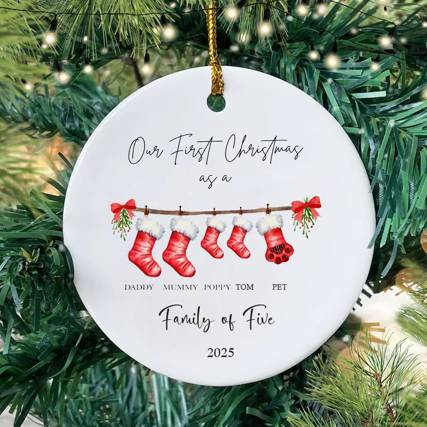 Personalized Family of 4 First Christmas Bauble – Baby’s 1st Xmas Ornament & Pet Decoration Favors