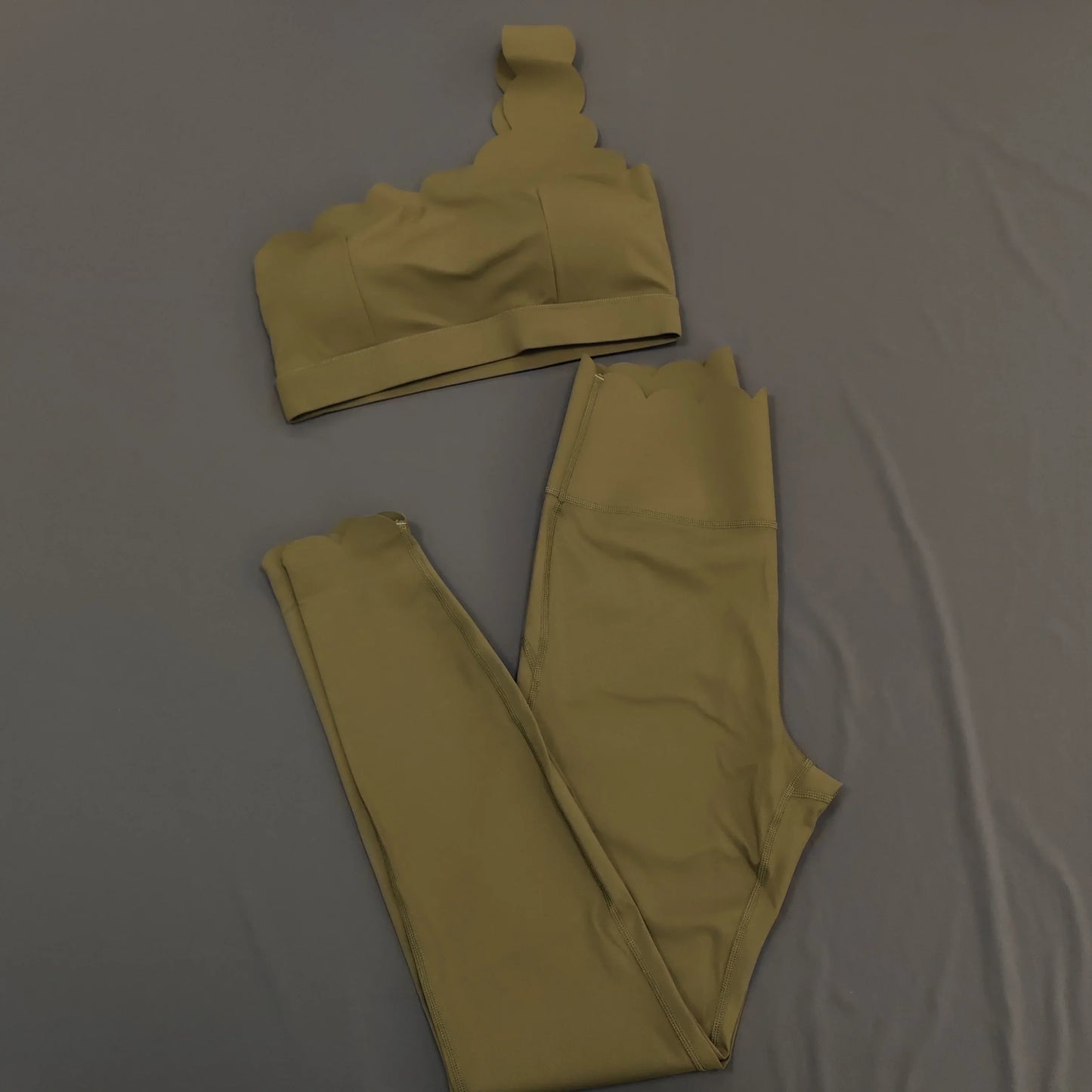 2PCS Women’s Seamless Yoga & Fitness Set – Sports Bra with Leggings & Gym Shorts Workout Outfit