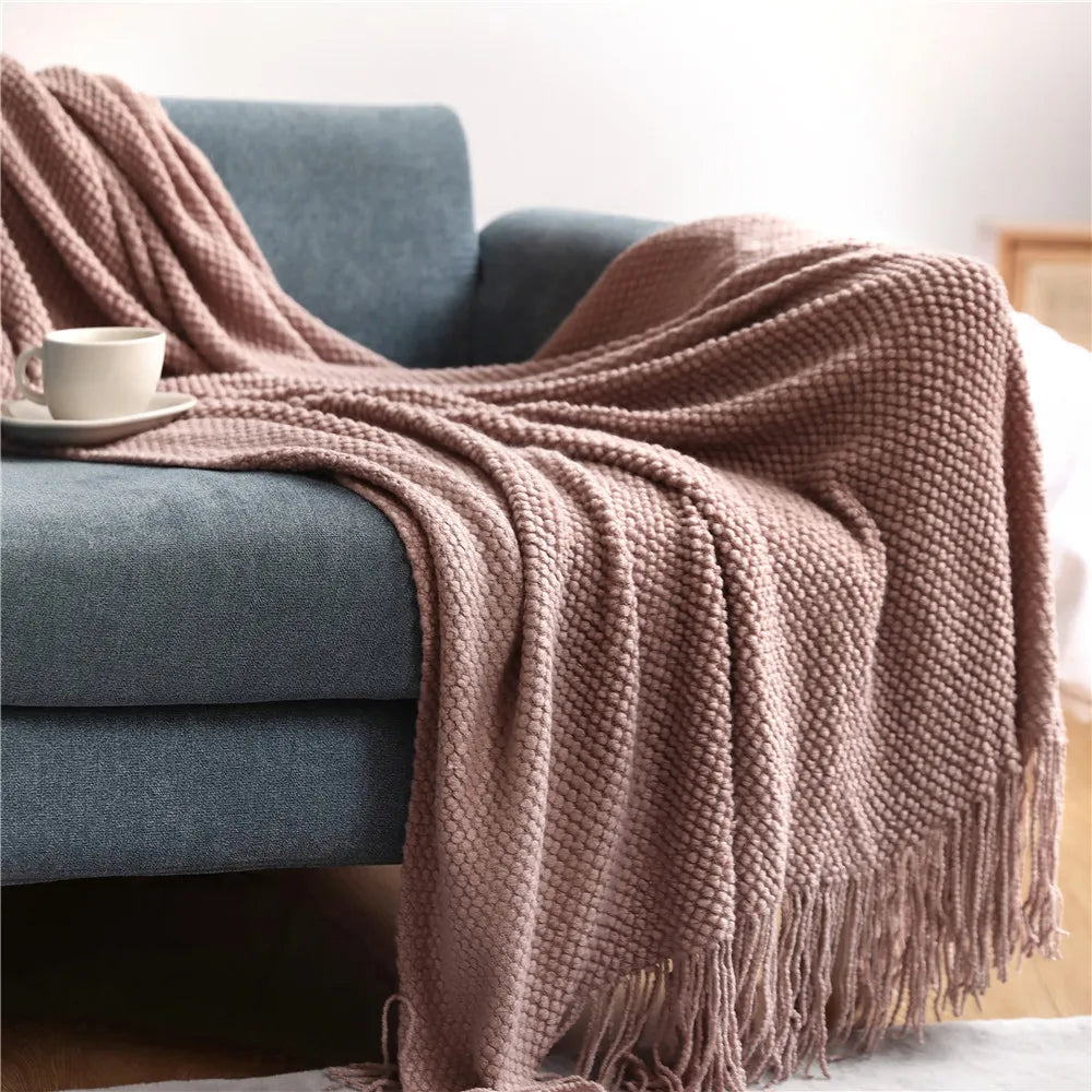 Textile City Knitted Blanket – Thick Waffle Corn Grain Embossed Throw with Tassels, Winter Warm Bedspread 130x240cm