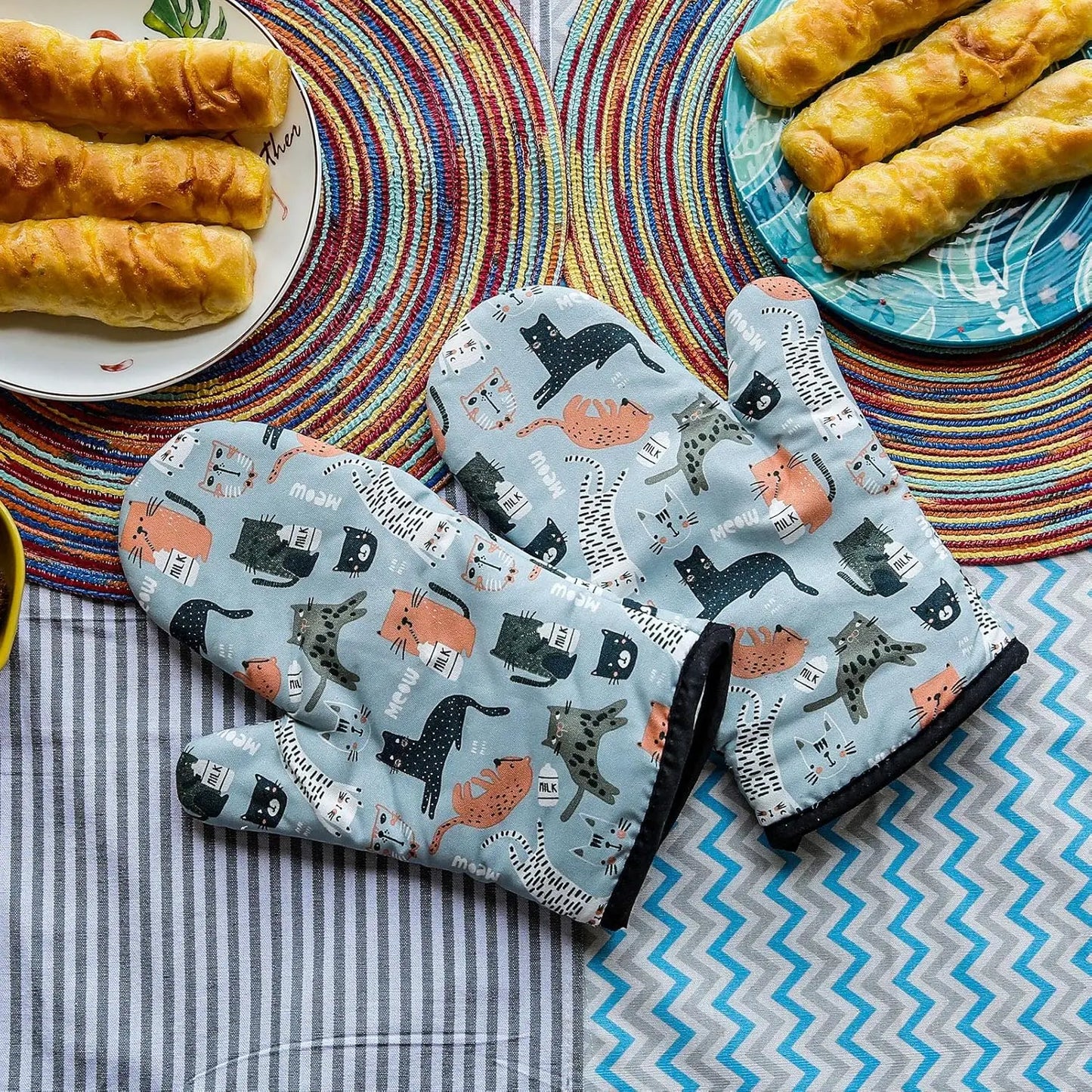 2PCS Cat Print Microwave Oven Mitts – Thickened Heat-Resistant Soft Cotton Gloves for Baking & Kitchen Use
