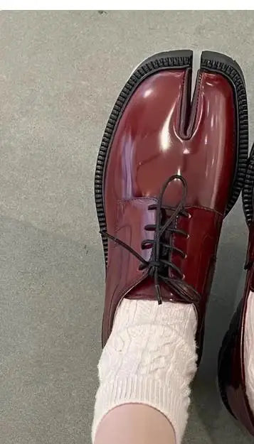 Women’s Split Toe Flats — Slip-On Casual Tabi Mary Janes, Pig Hoof Style Loafers, Fashionable Shoes