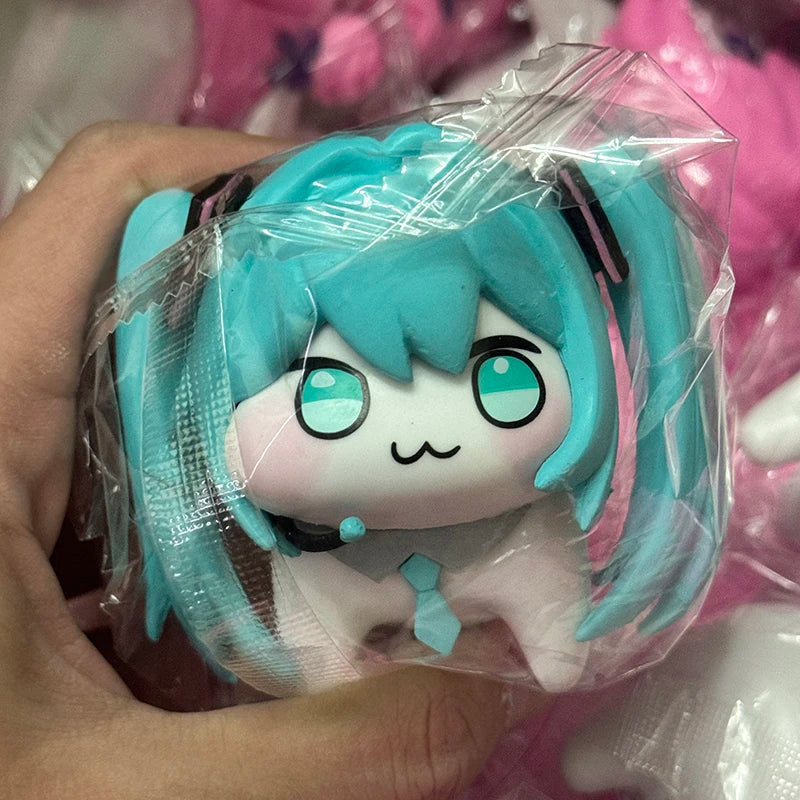 7cm Hatsune Miku Q Version Action Figure – Kawaii PVC Anime Desktop Decoration Toy