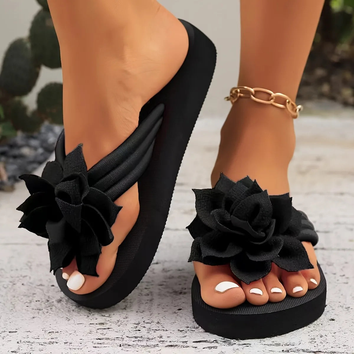 Women’s Floral Flip Flops – Slip-On Mid Heel Sandals, Fabric Upper & EVA Sole, Summer Casual Vacation Footwear