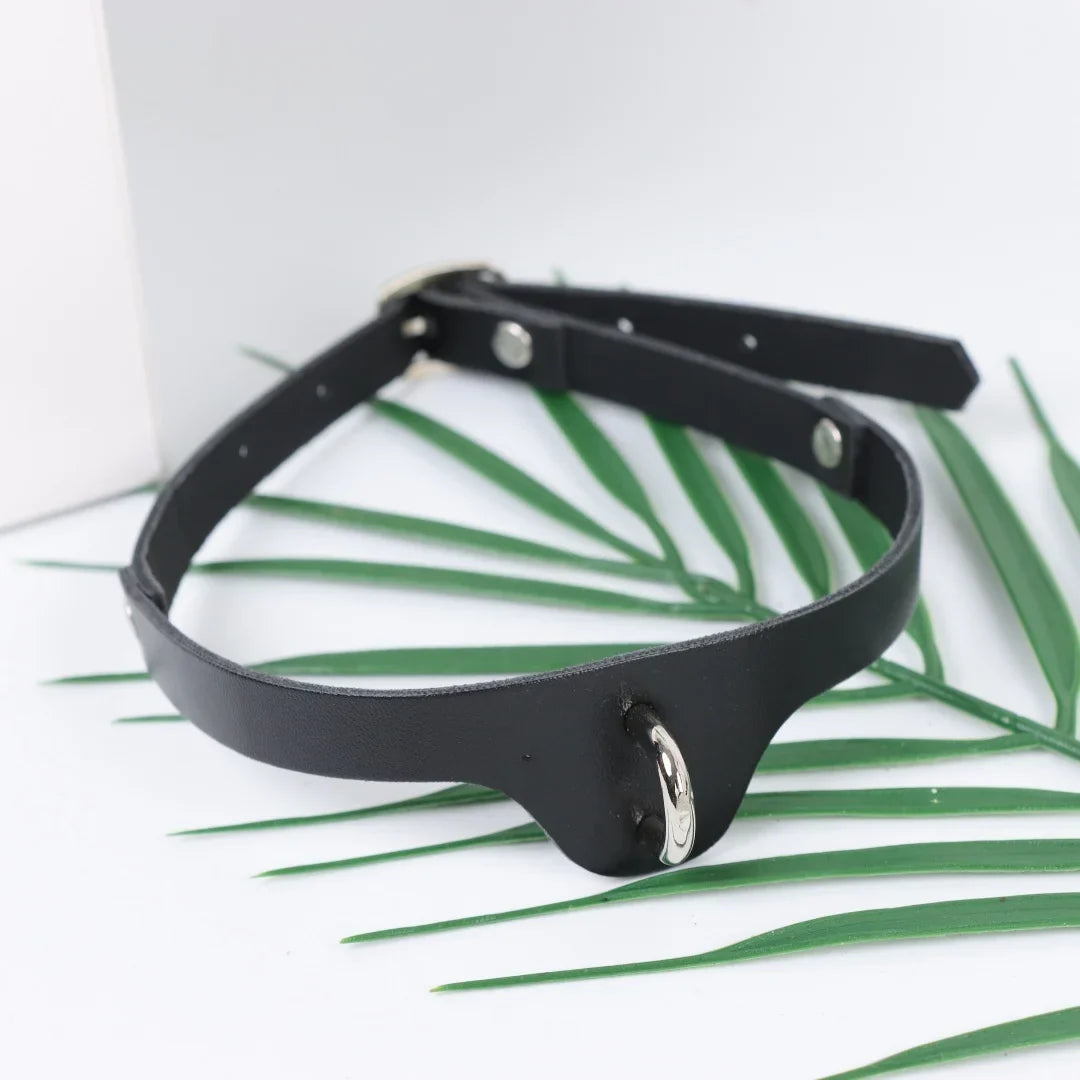 UYEE Harajuku PU Leather Punk Choker Necklace – Gothic Y2K Style Adjustable Collar Belt Pendant Jewelry for Men & Women