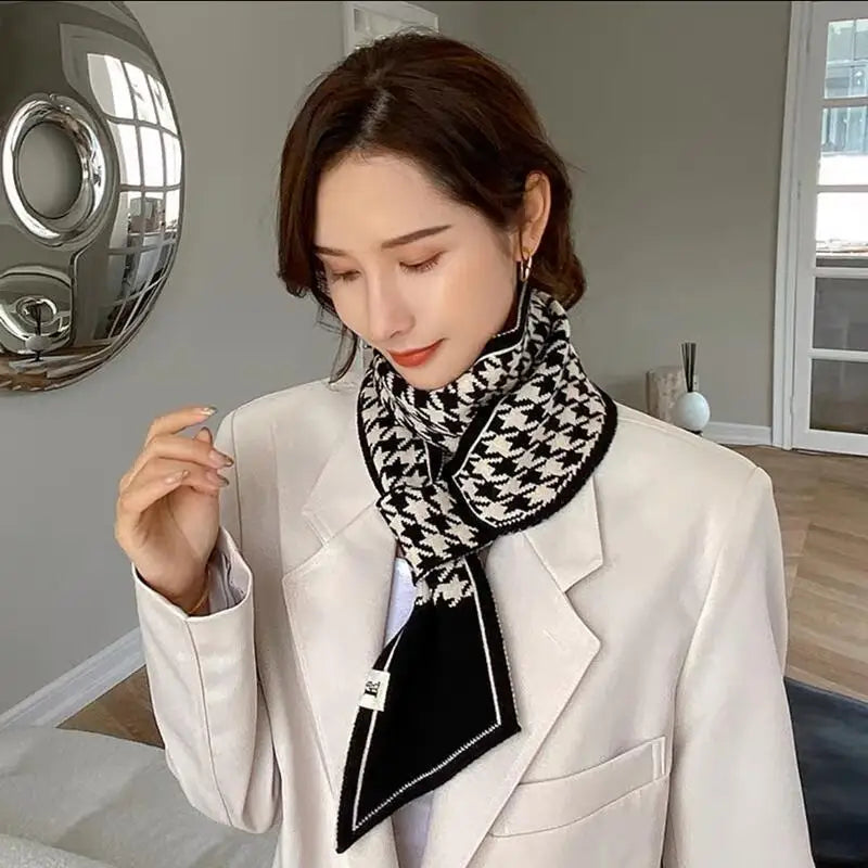 Elegant Winter Scarf for Women – Cross Tie Fake Collar Neck Warmer with Geometric Design – Windproof Neck Protection