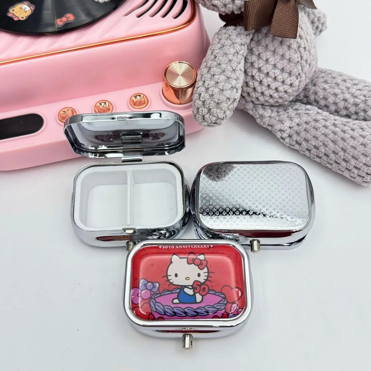 Kawaii Hello Kitty Divided Metal Medicine Box – Portable Travel Packing, Cute Mini Moisture-Proof & Light Storage Box