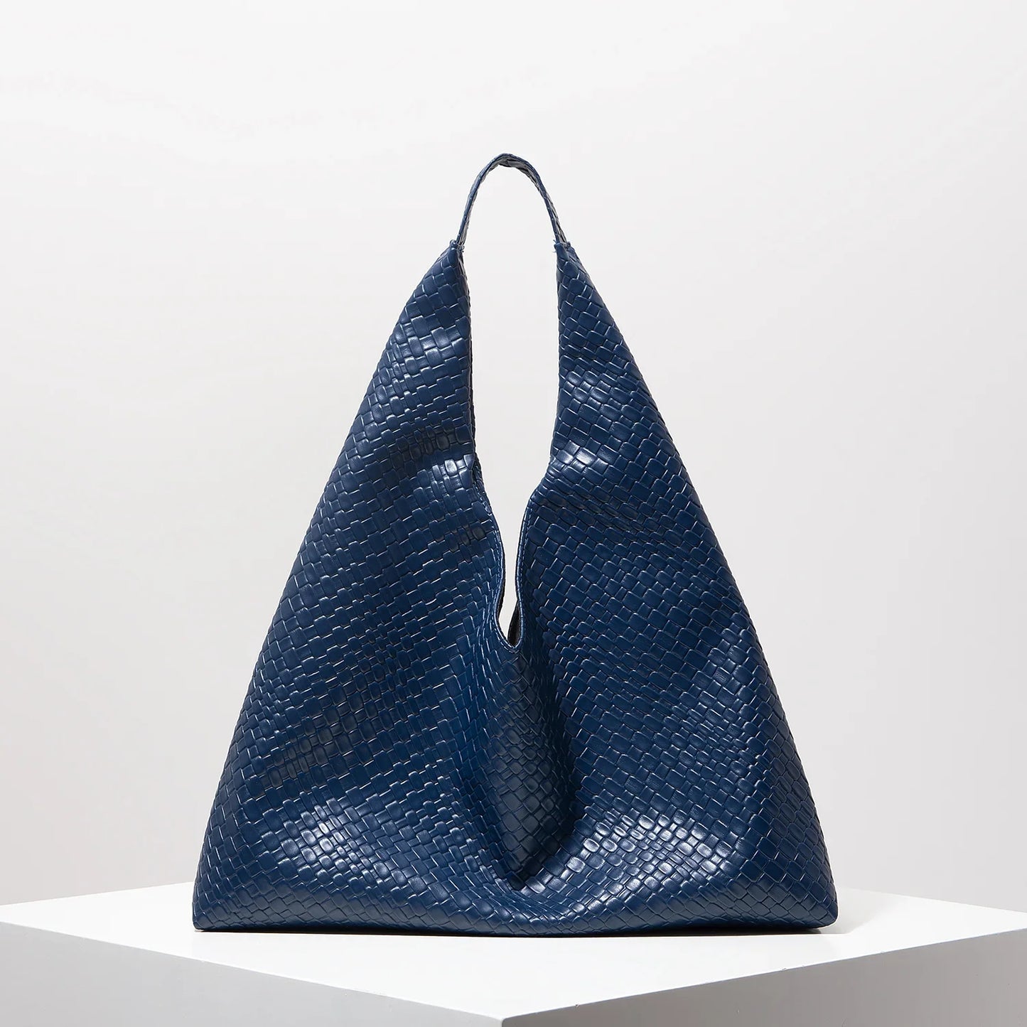 Women's Retro Artificial Leather Woven Shoulder Bag β Large Capacity Tote, Casual Armpit Bag, Daily Work & Shopping Bag (Random Pattern)
