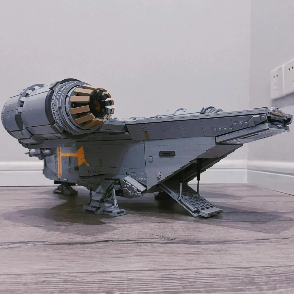 6187pcs Mandalorian Razor Crest Spaceship Model — Star Wars Building Blocks | Home Decor & Birthday Christmas Gift