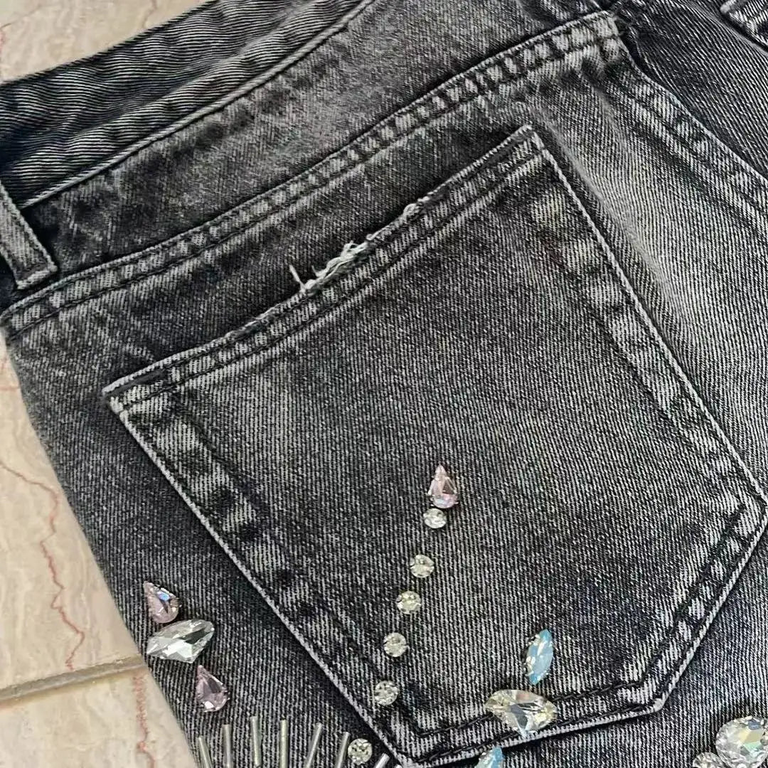 American Retro Washed Denim Shorts – Personalized Street Style Loose Straight Diamond-Decorated Shorts for Men & Women