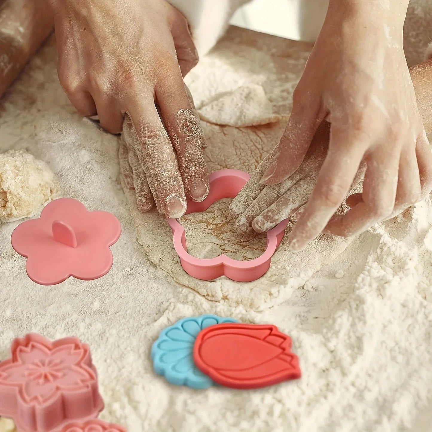 Set of 8 Cartoon Flowers Cookies Cutters - Plastic Pressable Biscuit Mold and Cookie Stamp for Kitchen Baking and Pastry Decoration