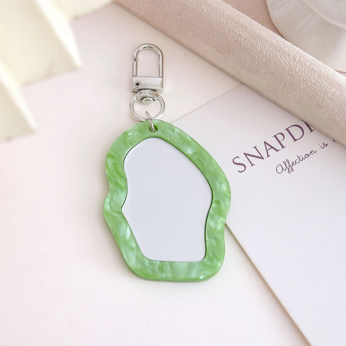 Mini Resin Makeup Mirror Keychain - Irregular Portable Touch-Up Mirror Bag Charm for Purses & Backpacks