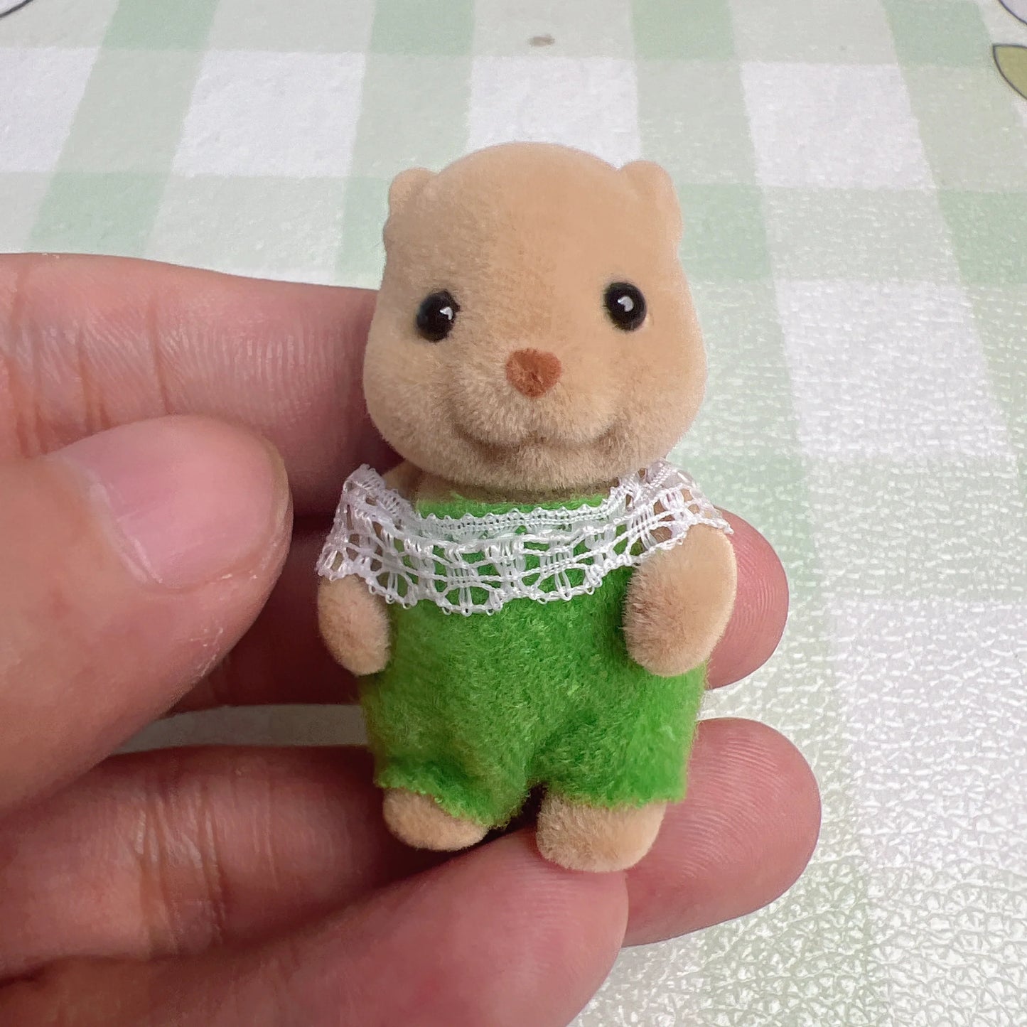 Sylvanian Families Blind Keychain Accessories – Original Mini Figures & Kids’ Toy Kitchen Set