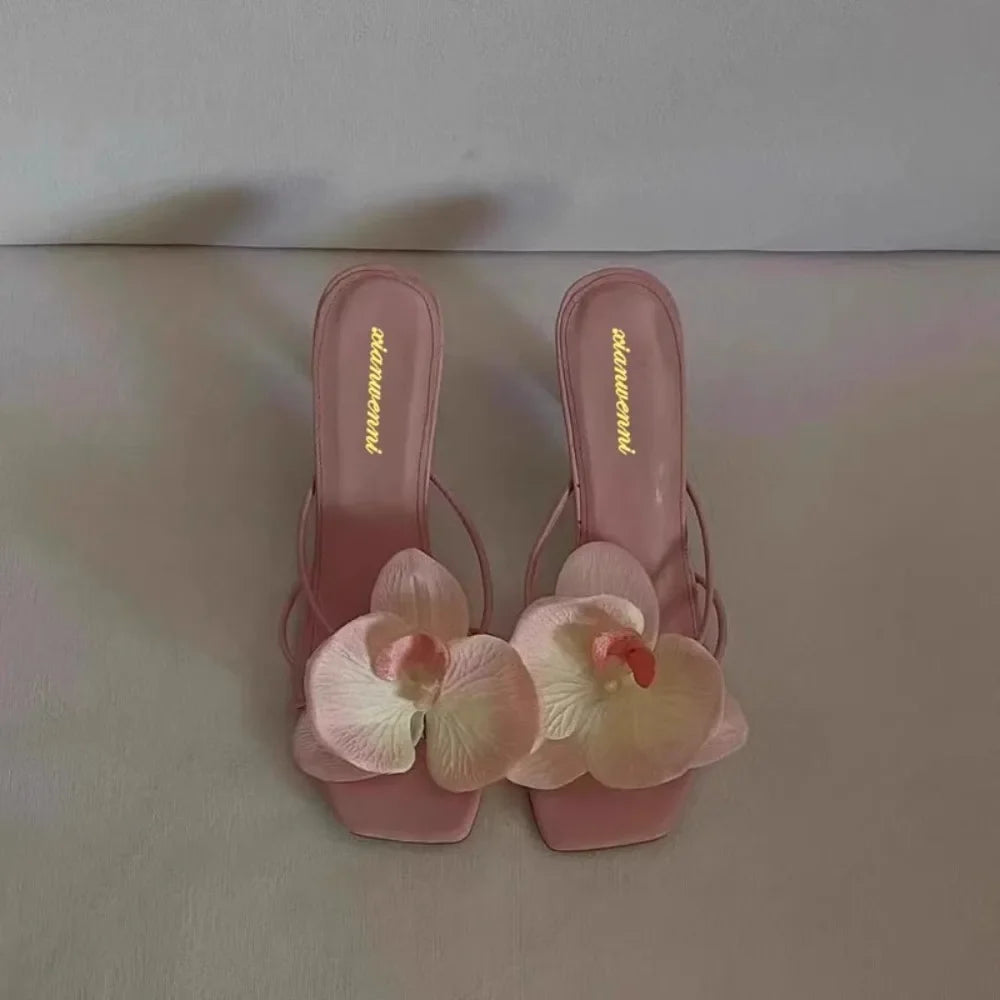 Women’s Floral Slip-On Slippers - Elegant Casual Sandals with Comfortable Fashion Design