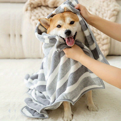 RapidDry Super Absorbent Pet Towel - Quick Drying, Two-Color Options, Ideal for Bath Time, Swimming, and Beach Fun with Your Furry Friend