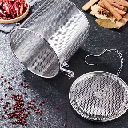Stainless Steel Spice Infuser – Reusable Fine Mesh Strainer with Extended Chain for Loose Tea, Herbs and Seasonings – Ideal for Cooking, Brewing, and Kitchen Use