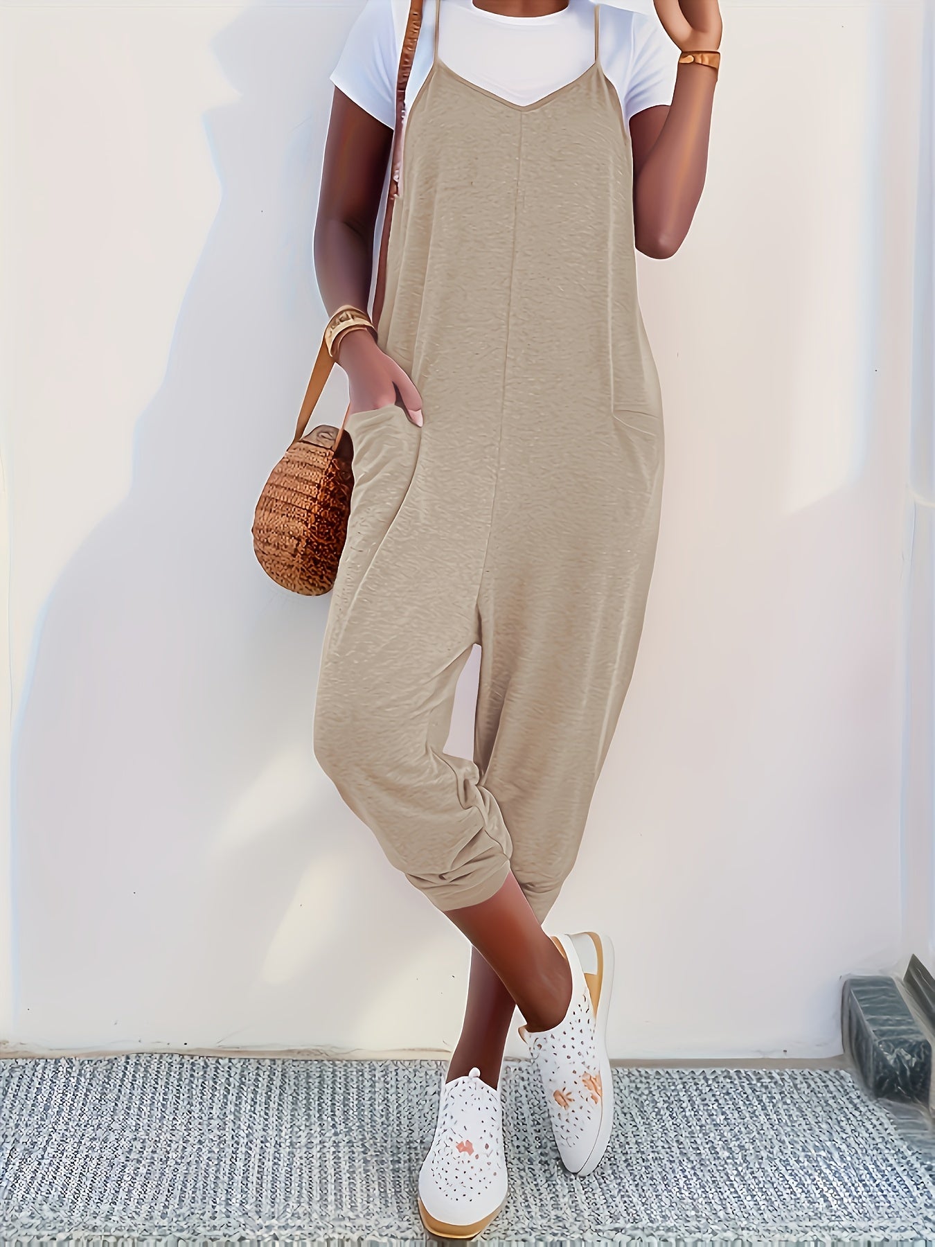 Solid Patched Pockets Overall Jumpsuit – Versatile V-Neck Design for Spring and Summer – Women’s Clothing