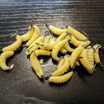 Premium Rubber Maggot Fishing Lures – 12pcs Set for Trout, Crappie & Freshwater Fish with Hooks