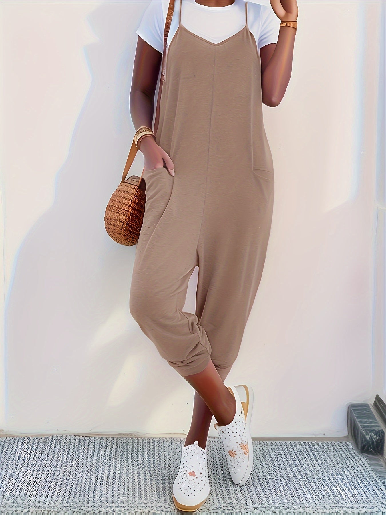 Solid Patched Pockets Overall Jumpsuit – Versatile V-Neck Design for Spring and Summer – Women’s Clothing
