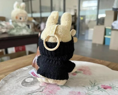 Labubu Doll Outfit Set – 17cm Bear Label Hat & Love Sweater, Cute Little Clothes for Decoration