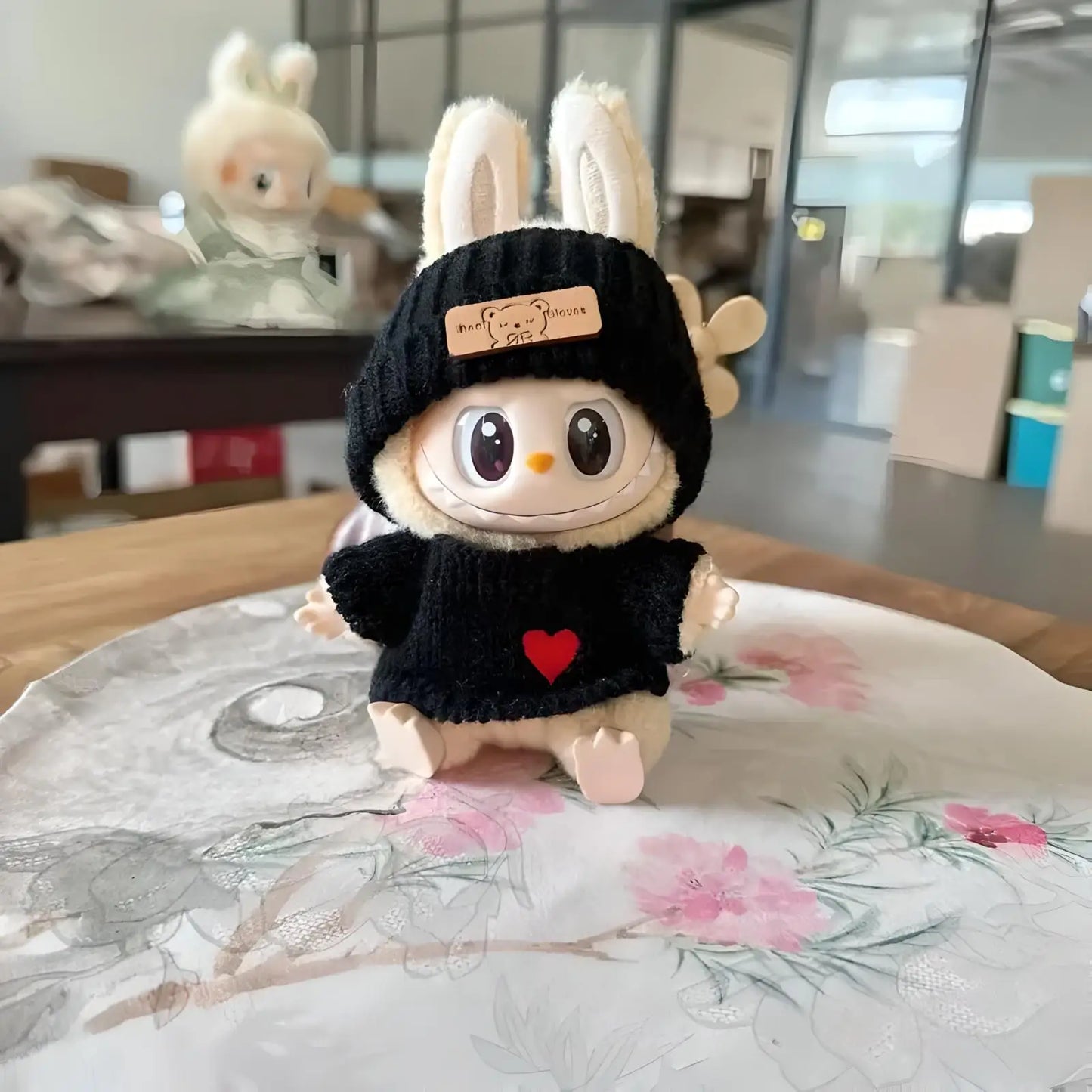 Labubu Doll Outfit Set – 17cm Bear Label Hat & Love Sweater, Cute Little Clothes for Decoration