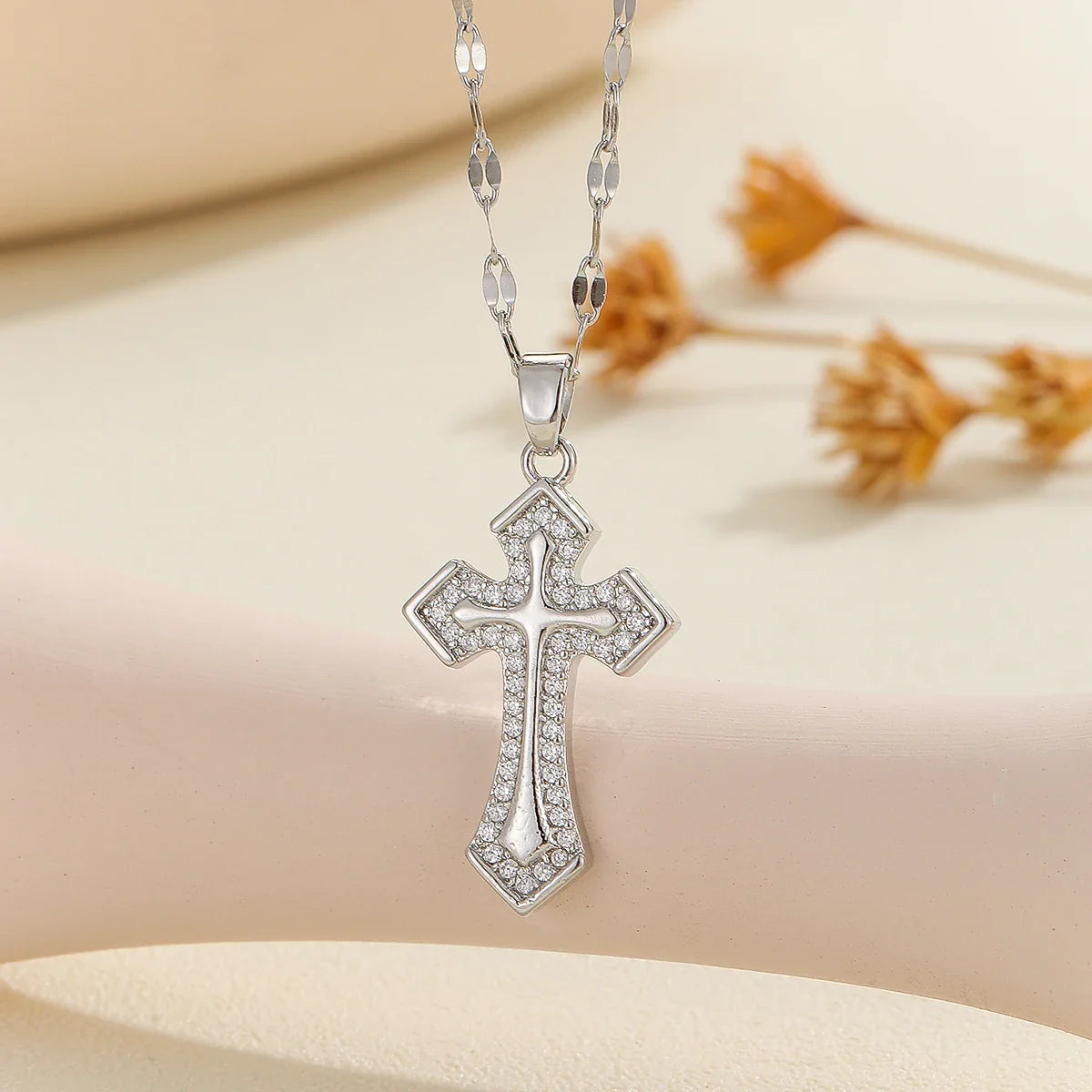 Retro Cross Necklace with Micro-Inlaid Zircon – Hollow Clavicle Chain Gift for Family & Friends, Elegant Versatile Jewelry