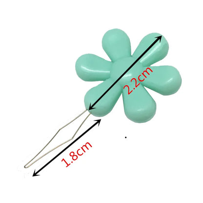 10/20Pcs Easy Sewing Needle Threader – Flower Shape Thread Guide Tool for Garment Needlework in Random Colors
