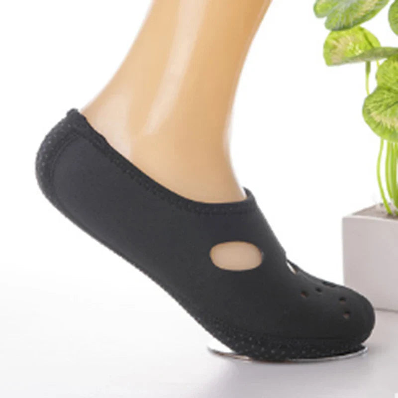 Adults' Water Shoes – Neoprene Slip-On Diving Socks for Swimming, Surfing, Pool & Beach (1 Pair)