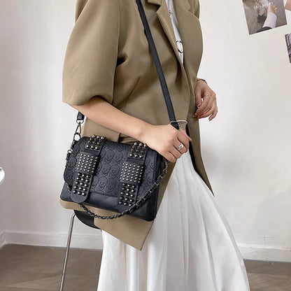 Vintage Skull Rivet PU Leather Shoulder Bag — Women’s Black Crossbody Flap Messenger Handbag