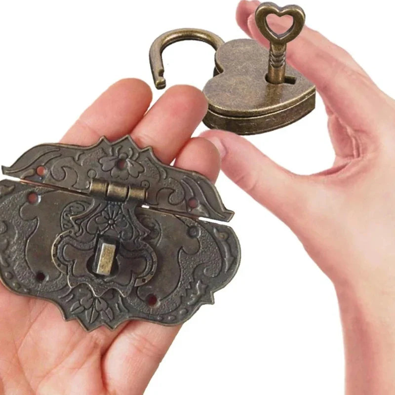 Personalized Love Heart Lock – Couples Anniversary & Valentine’s Day Gift, Memorial Bridge Padlock for Men & Women
