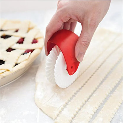 Pastry Wheel Cutter – Noodle Maker & Lattice Dough Roller for DIY Baking