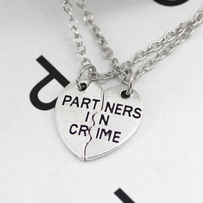 BFF Heart Split Friendship Necklace Set – Matching Broken Heart Pendant Jewelry Gift for Best Friends, Men & Women