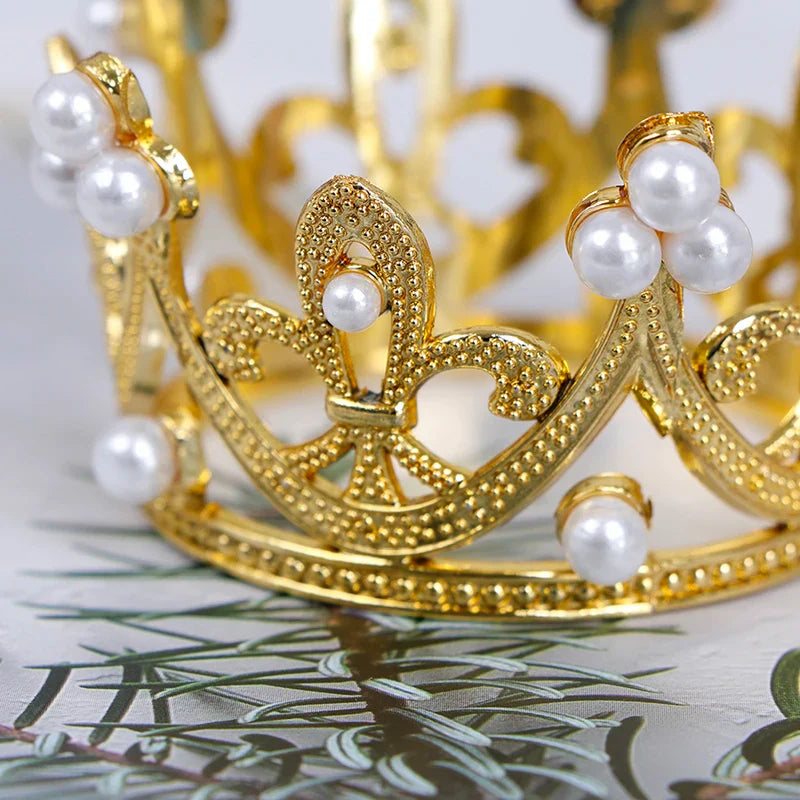 Mini Pearl Crown Cake Topper – Romantic Garland & Hair Ornaments for Birthdays, Weddings & Parties