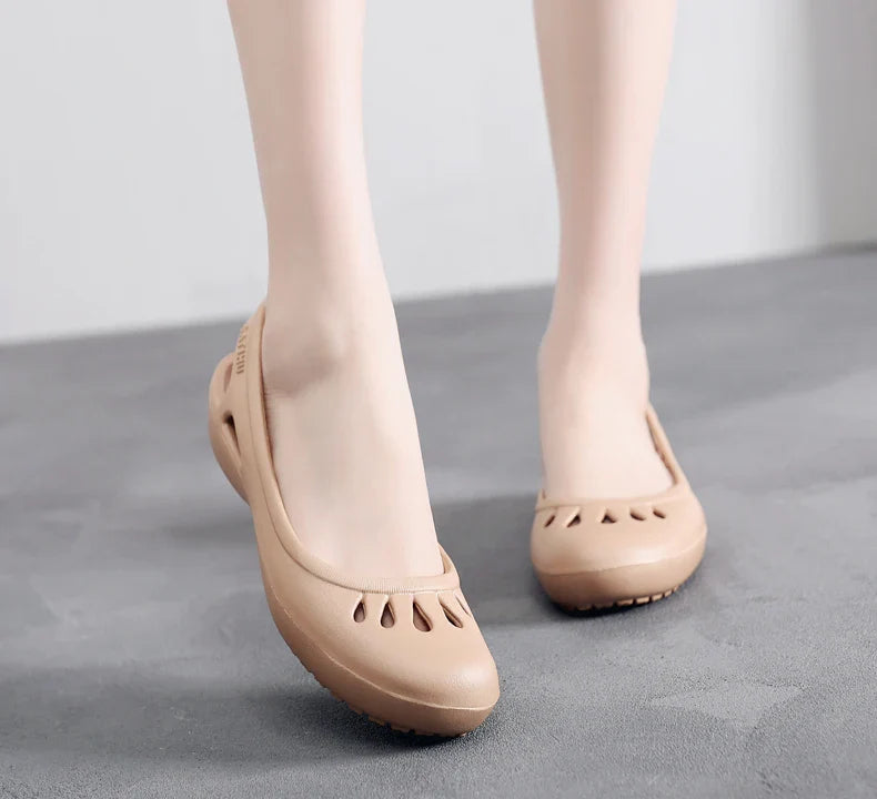 RYAMAG Women’s Clogs Jelly Sandals – Non-Slip Summer Hole Shoes, Waterproof EVA Flat Slippers for Home & Garden