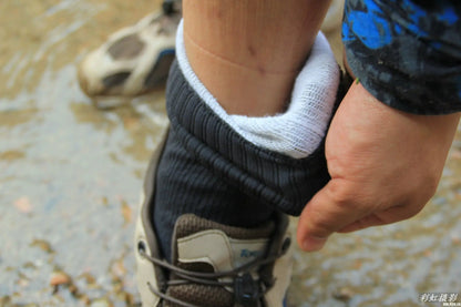 Waterproof Hiking Socks – Breathable Outdoor Winter Socks for Wading, Camping, Skiing, and Snow Riding