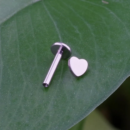 5pcs ASTM F136 Titanium Heart & Round Labret Piercing Set – Flat Monroe Lip Rings for Cartilage, Helix & Tragus Piercings