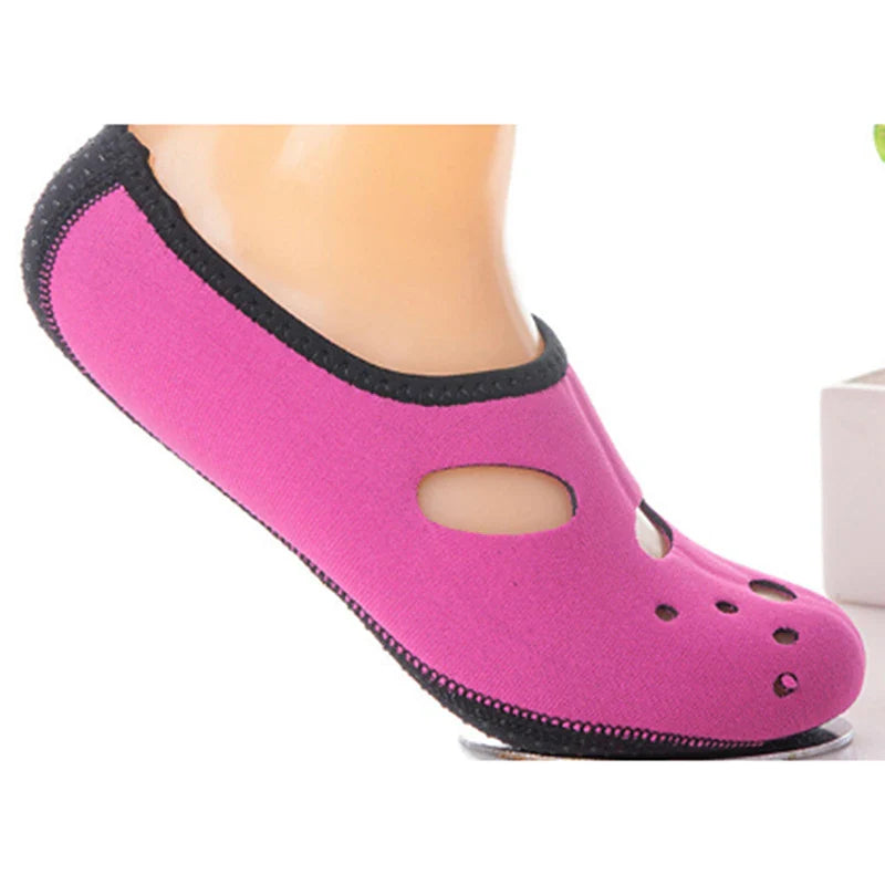 Adults' Water Shoes – Neoprene Slip-On Diving Socks for Swimming, Surfing, Pool & Beach (1 Pair)