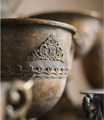 European Retro Iron Goblet Vase — Metal Flowerpot for Home, Living Room, Hotel & Flower Arrangement Decor