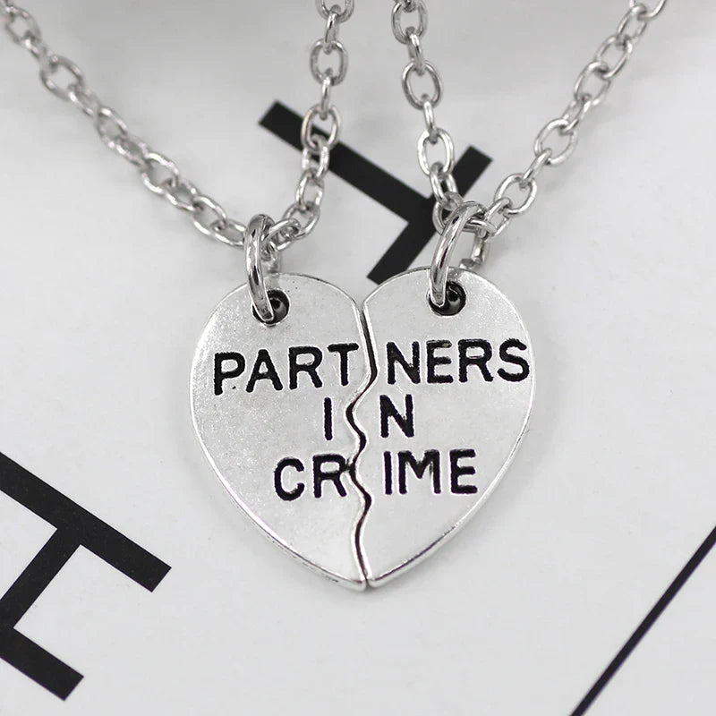 BFF Heart Split Friendship Necklace Set – Matching Broken Heart Pendant Jewelry Gift for Best Friends, Men & Women