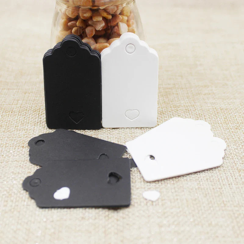 100pcs Black & Kraft Paper Gift Tags – 5×3cm Rectangular Heart Hollow Labels with 100 Hemp Strings for Hand Drawn or DIY Gift Tags