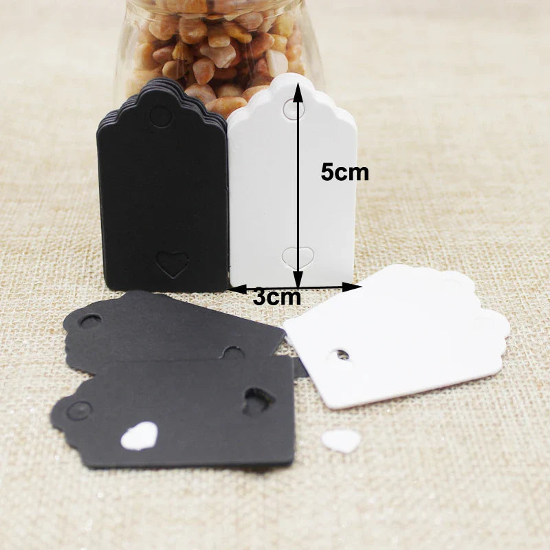 100pcs Black & Kraft Paper Gift Tags – 5×3cm Rectangular Heart Hollow Labels with 100 Hemp Strings for Hand Drawn or DIY Gift Tags