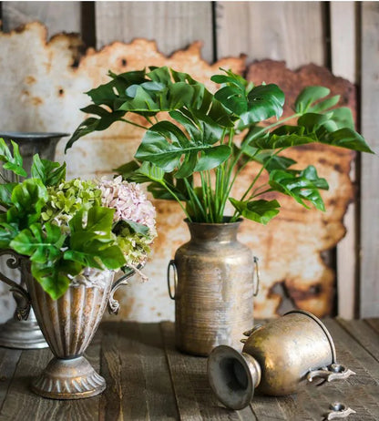 European Retro Iron Goblet Vase — Metal Flowerpot for Home, Living Room, Hotel & Flower Arrangement Decor