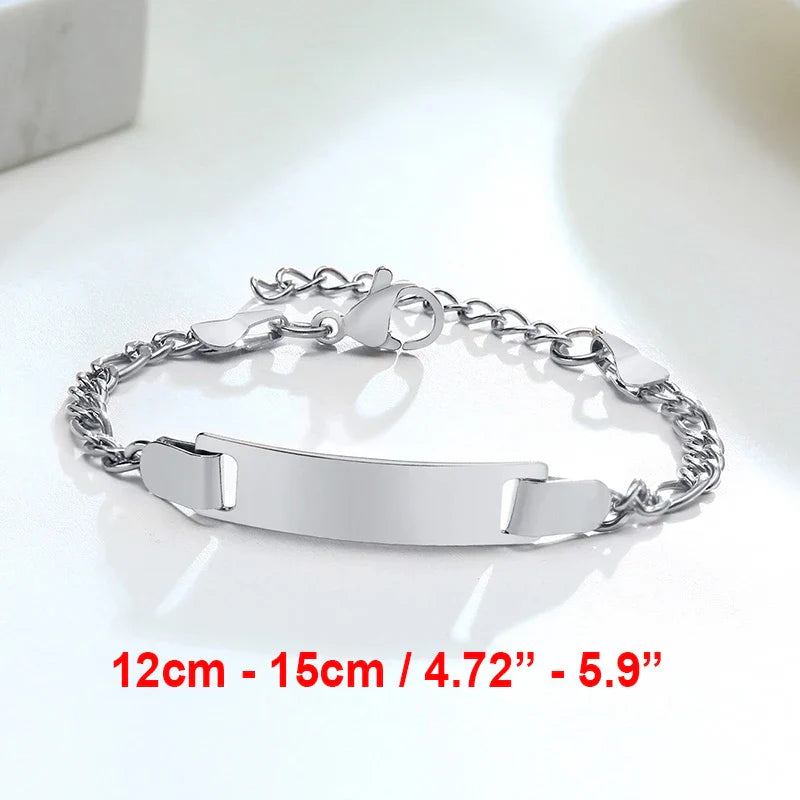 Custom Engraved Mom Bracelet – Personalized Figaro Link Bangle with Names & Birthday Date