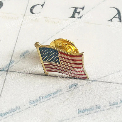 America USA Flag Lapel Pin – Crystal Epoxy Metal Enamel Badge, Paint Brooch Souvenir for Suit or Commemorative Gift